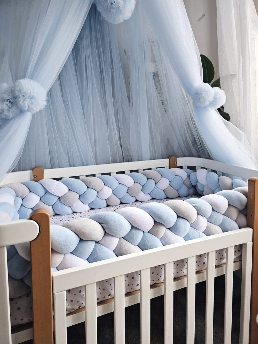 Personalized baby crib bedding set for boys. Kari studio.