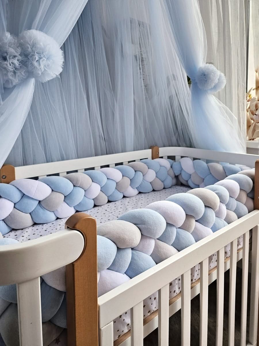 Double braided crib bumper for boy. KARI studio