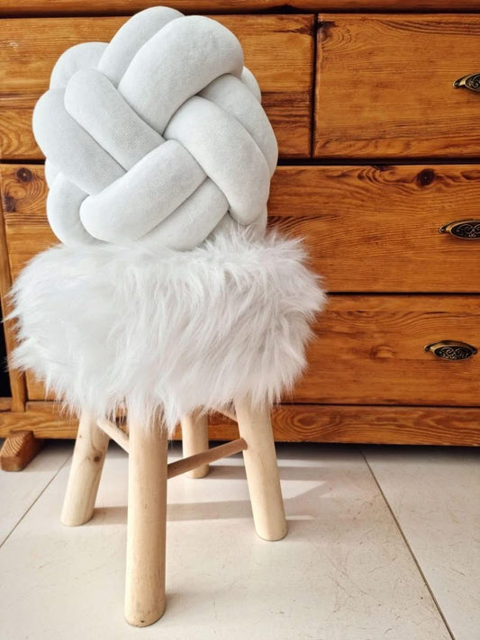 Knot pillow. Throw pillow - KariStudio