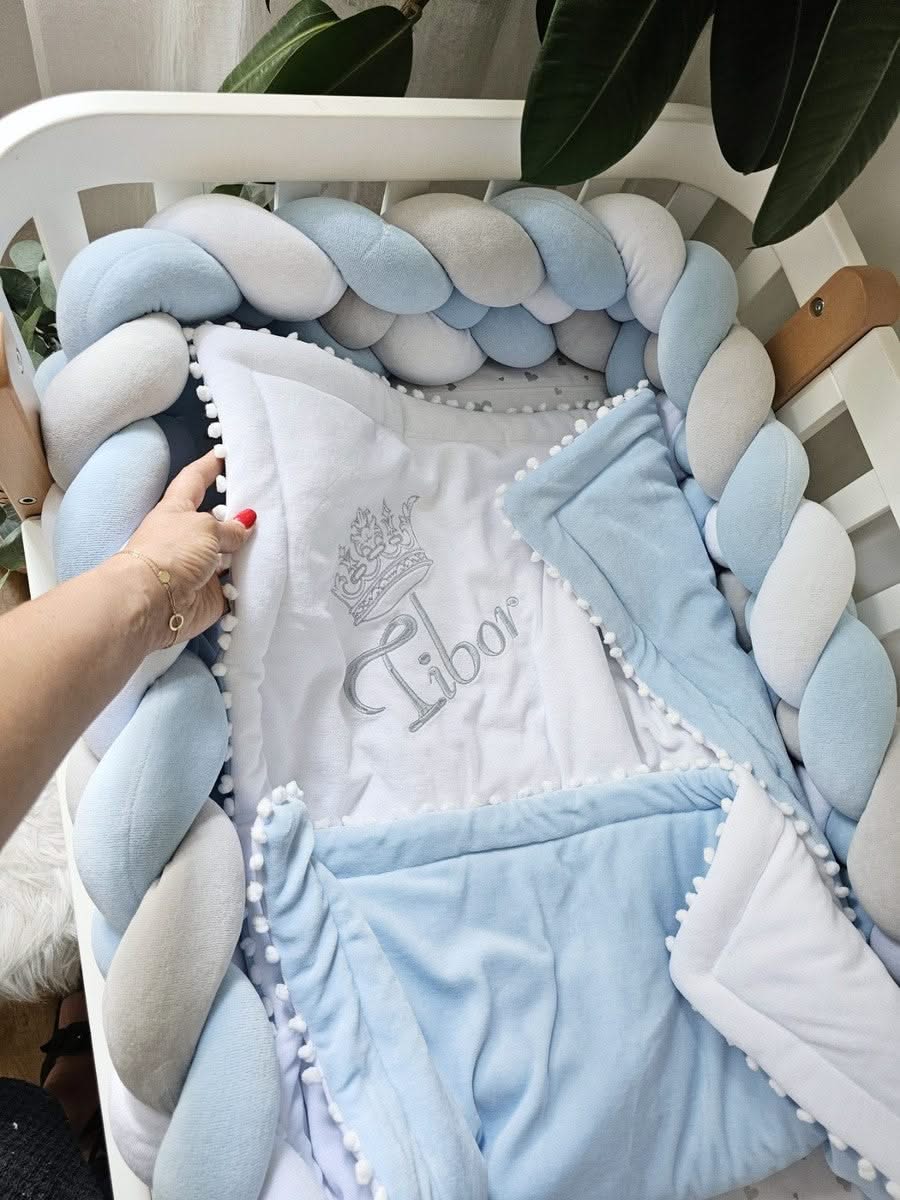 Personalized baby blanket with name. KARI studio.