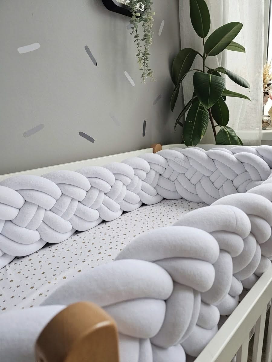 Braided crib bumper white. KARI studio