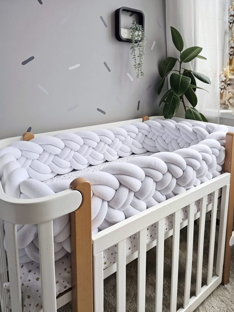 Braided crib bumper white. KARI studio