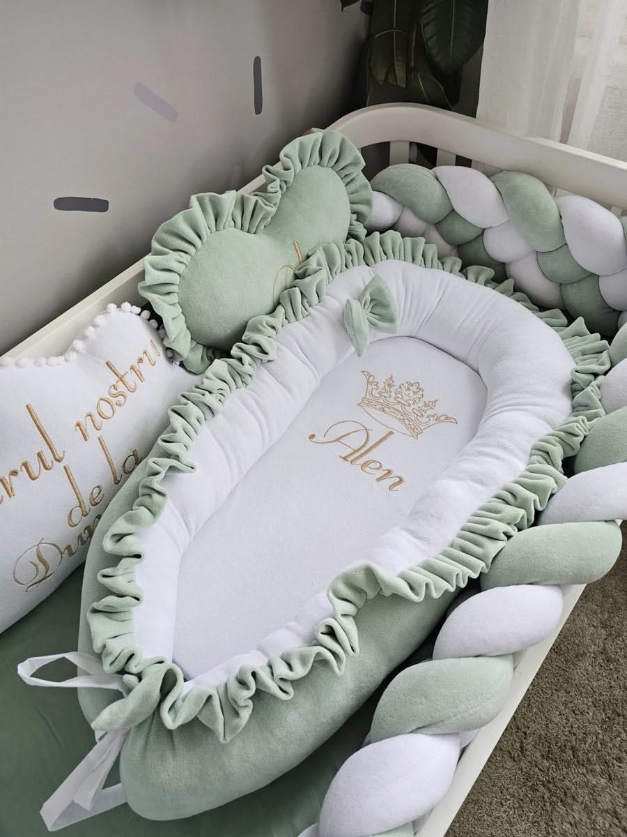 Baby bedding crib bumper set green pistachio. KARI studio