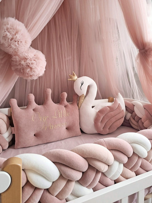 Premium Baby bedding set for crib. KARI studio