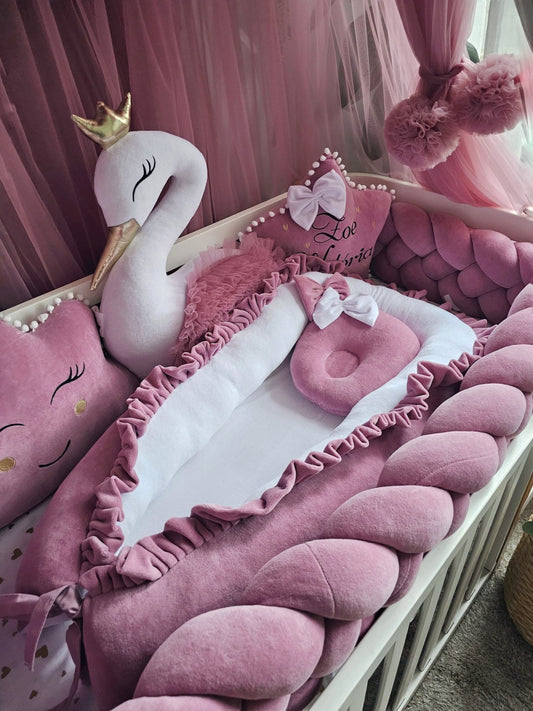 Baby Nest vs. Traditional Crib Bedding: Which One Works Best?