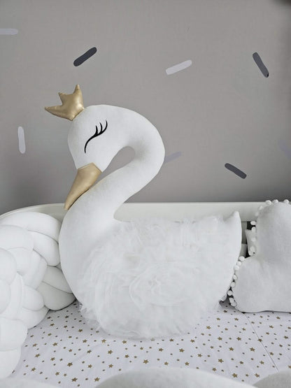 Premium creamy baby crib bedding set with braided crib bumper. KARI studio