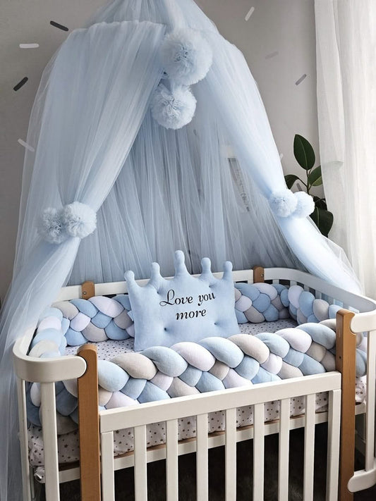 Personalized baby crib bedding set for boys. Kari studio.
