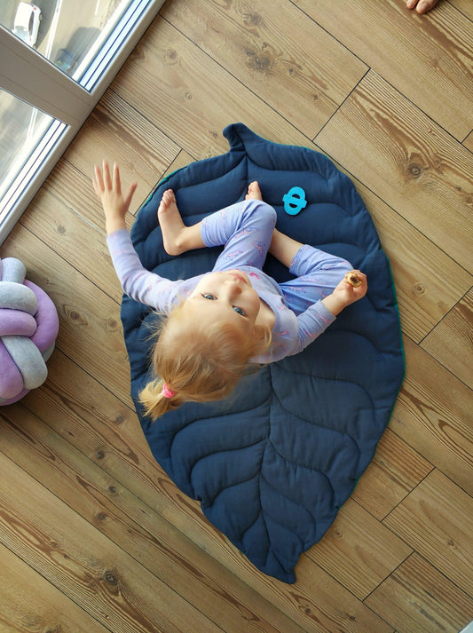Baby linen leaf play mat navi blue - KariStudio