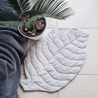 Baby leaf play mat light gray - KariStudio