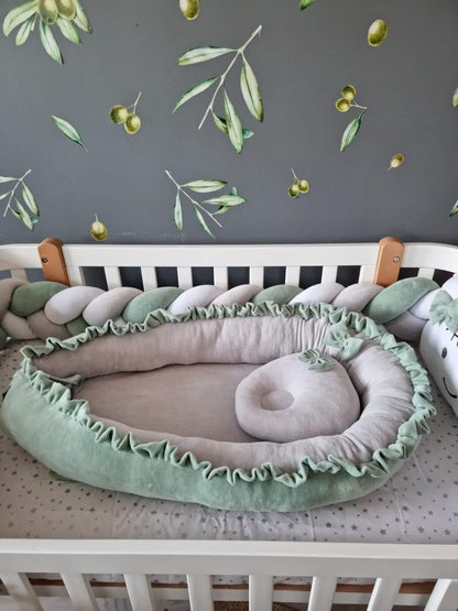 Personalized baby bedding set pistachio and beige - KariStudio