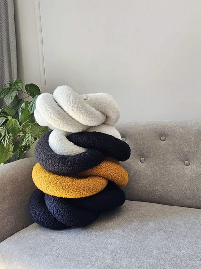 Knot decorative pillow. Throw pillows.