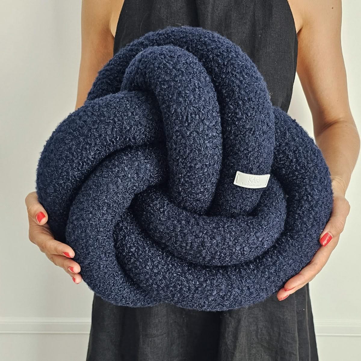 Knot decorative pillow. Throw pillows.