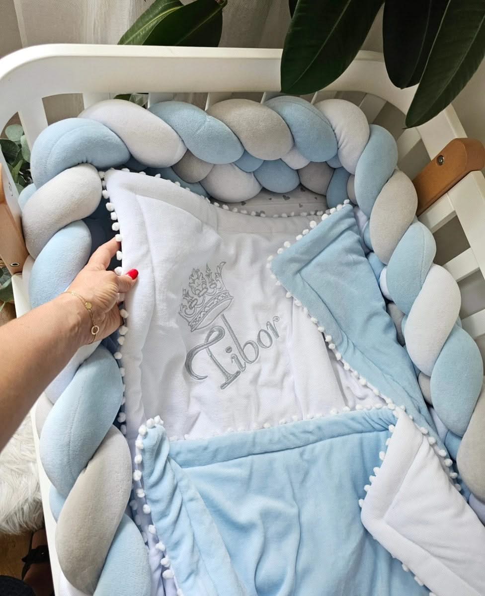 Personalized baby crib bedding set for boys. Kari studio.
