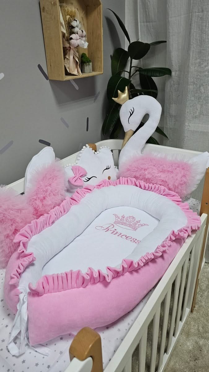 Baby bedding crib bumper set pink. KARI studio