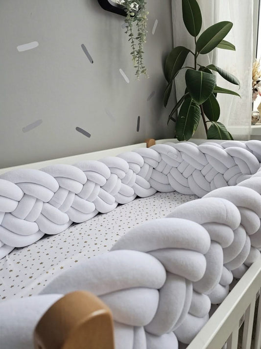 Braided crib bumper white. KARI studio