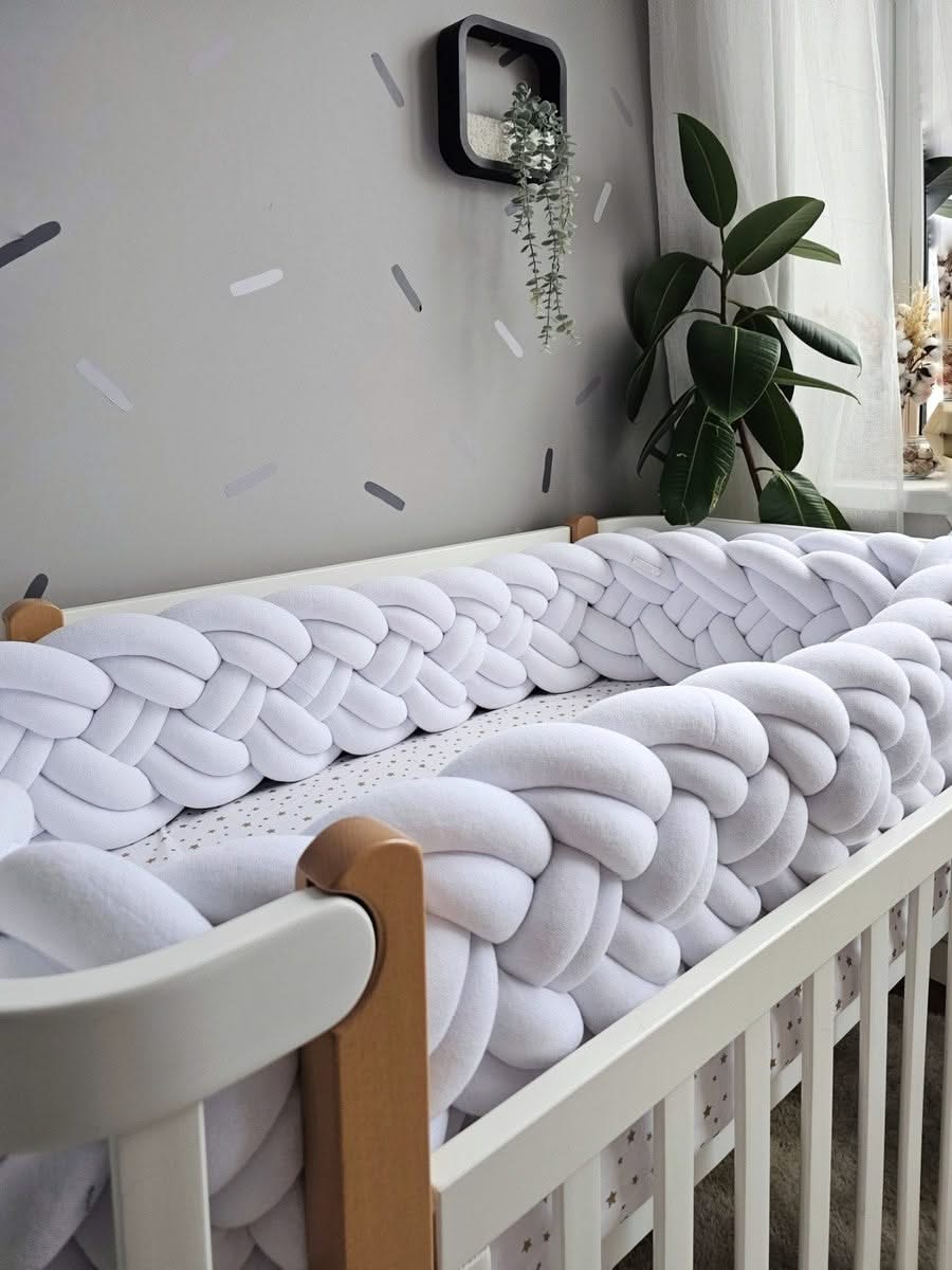 Braided crib bumper white. KARI studio