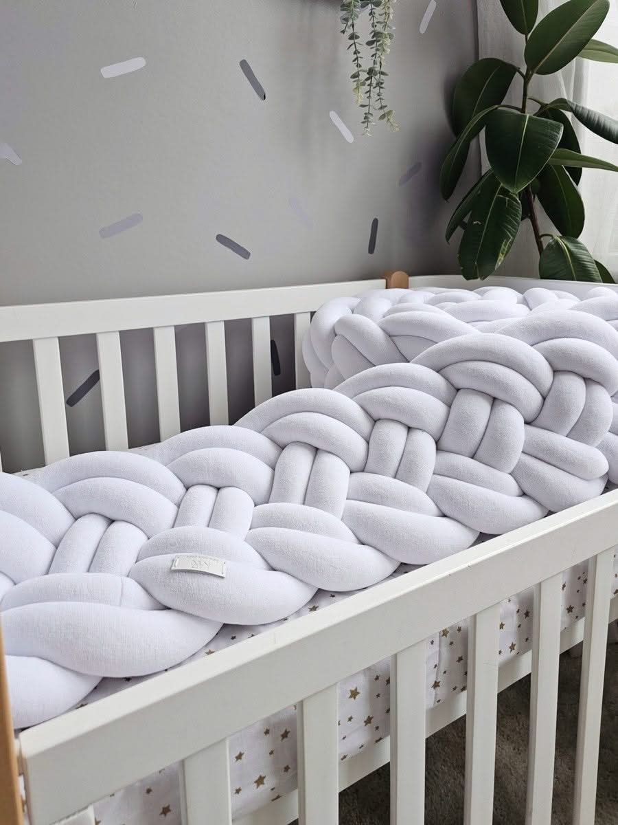 Braided crib bumper white. KARI studio