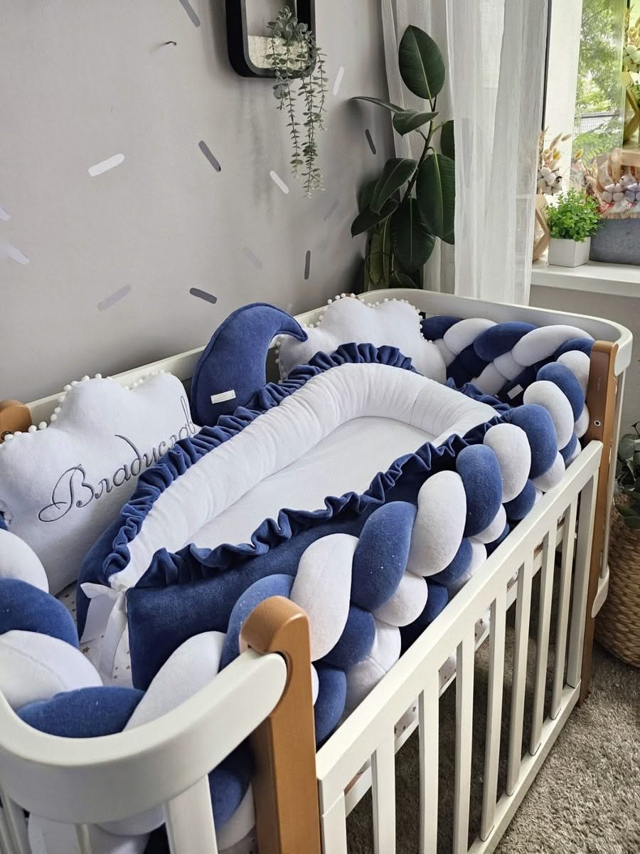 Baby bedding crib bumper set indigo. KARI studio
