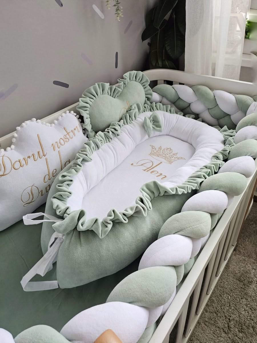 Baby bedding crib bumper set green pistachio. KARI studio