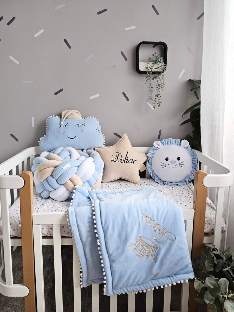 Luxury baby bedding set beige blue. KARI studio
